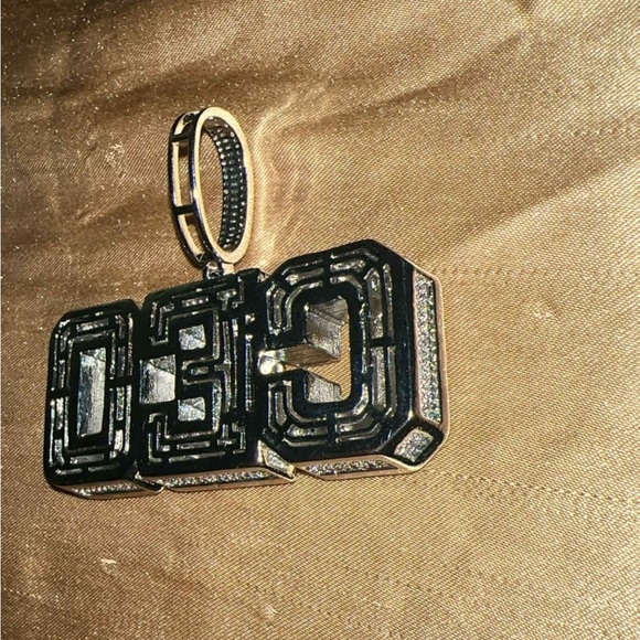 Iced Out CEO Pendant - Picture 6 of 6